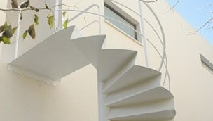 גלריית שור - מדרגות ברזל ספירלה